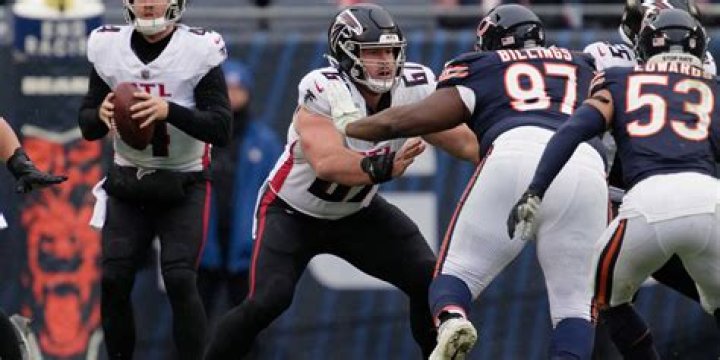 Best NFL Centers: Unveiling the Pillars of Offensive Line Dominance